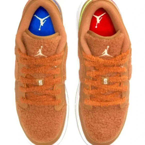 Air Jordan Retro 1 Low Utility (Gs) "Teddy Bear" (2021) sz 6.5Y (8/W) - Picture 2 of 3